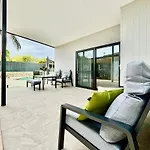 Joondalup Hidden Villa Gemma W Pool!