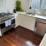 Guildford Cottage By Swan Bnb Management