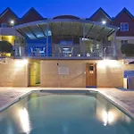 Hillarys Harbour Resort