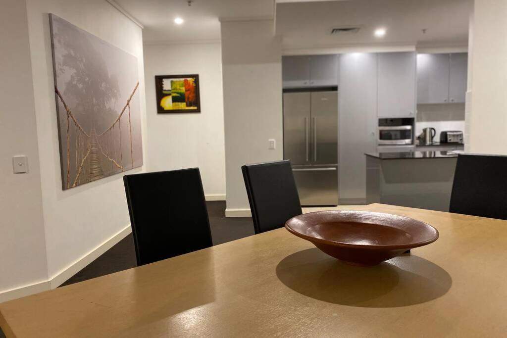 City Views So Central Netflix Wine Parking Wifi Apartment *