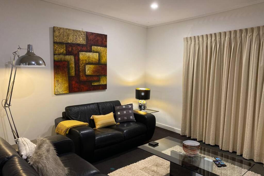 City Views So Central Netflix Wine Parking Wifi Apartment