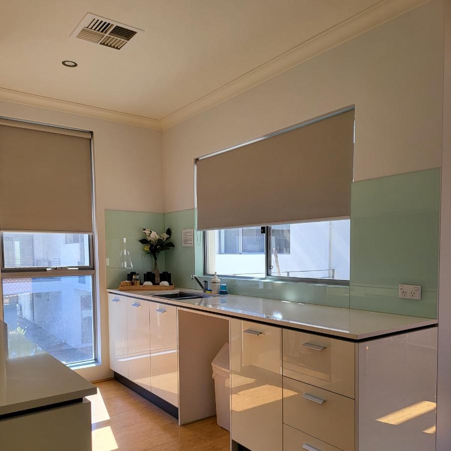 Gerring Court With Free 1 Car Bay Parking * Perth