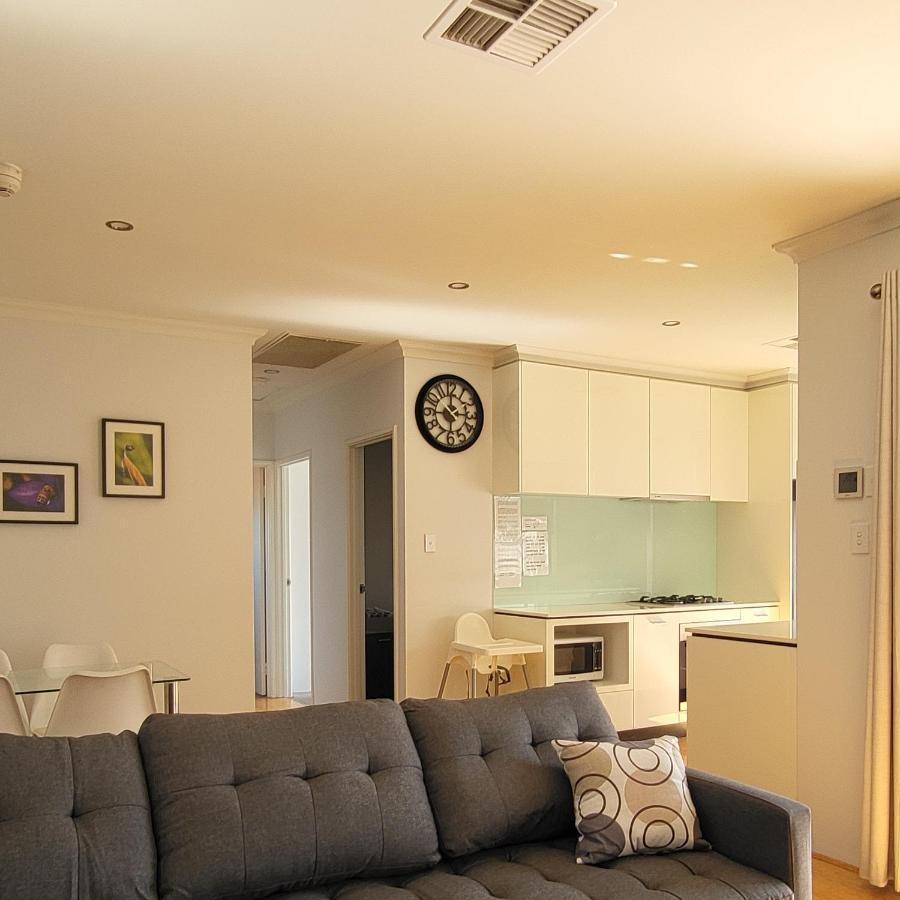 Gerring Court With Free 1 Car Bay Parking *