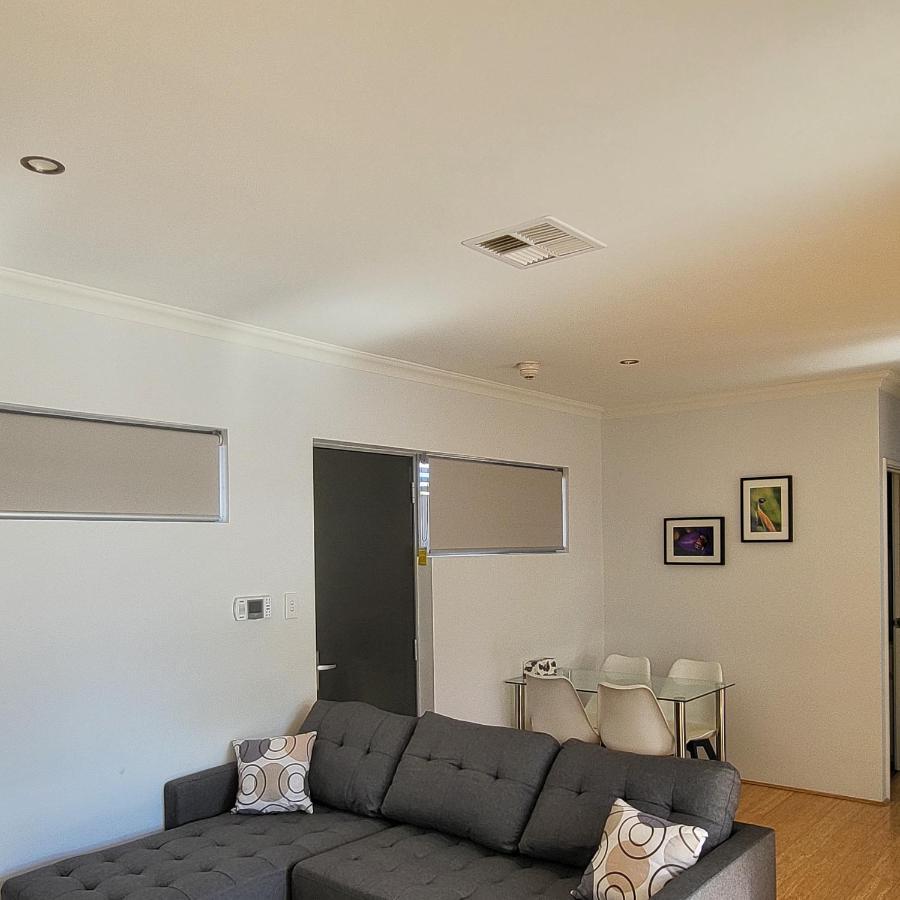 Gerring Court With Free 1 Car Bay Parking *
