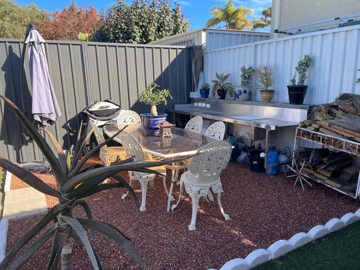 Holiday home Koombana Escape *