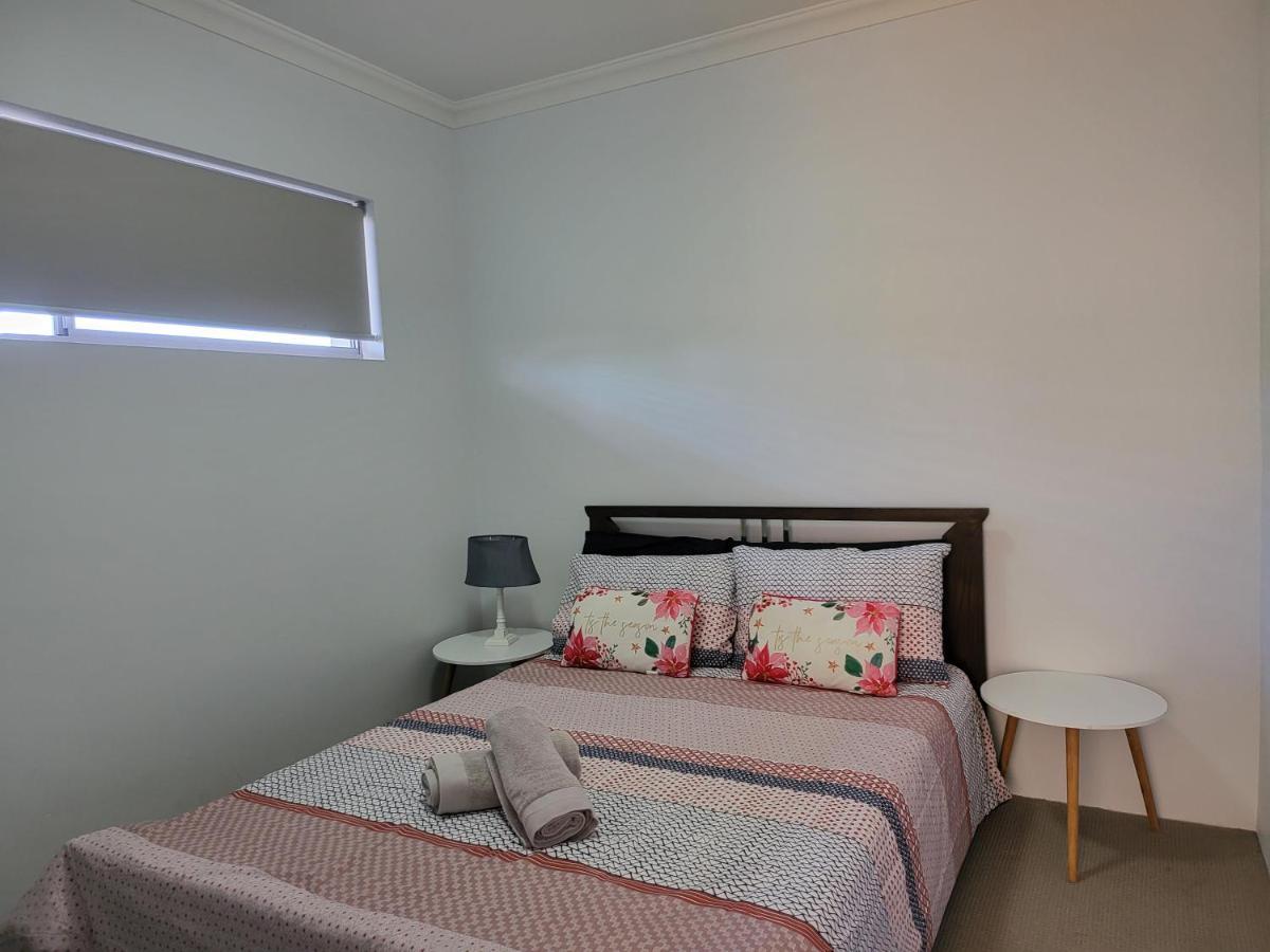 Gerring Court With Free 1 Car Bay Parking Apartment