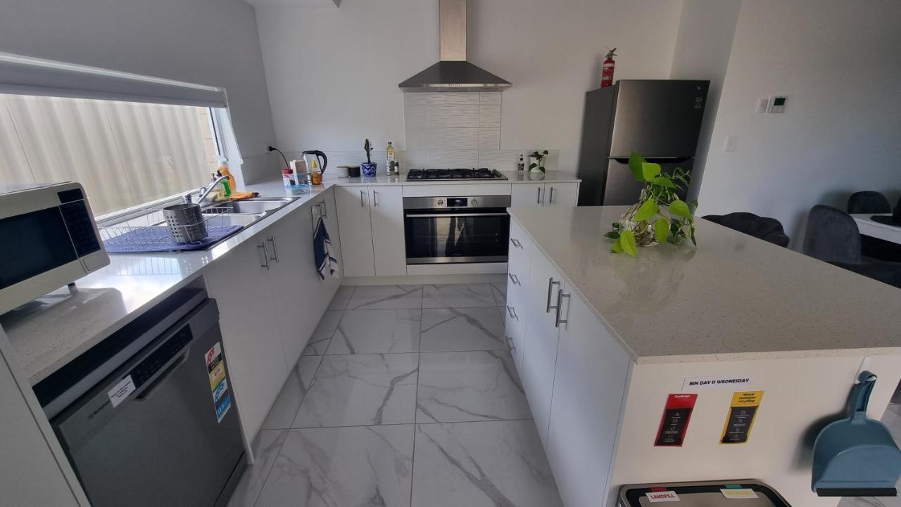 Tranquil & Elegant Getaway Home, Near & Perth