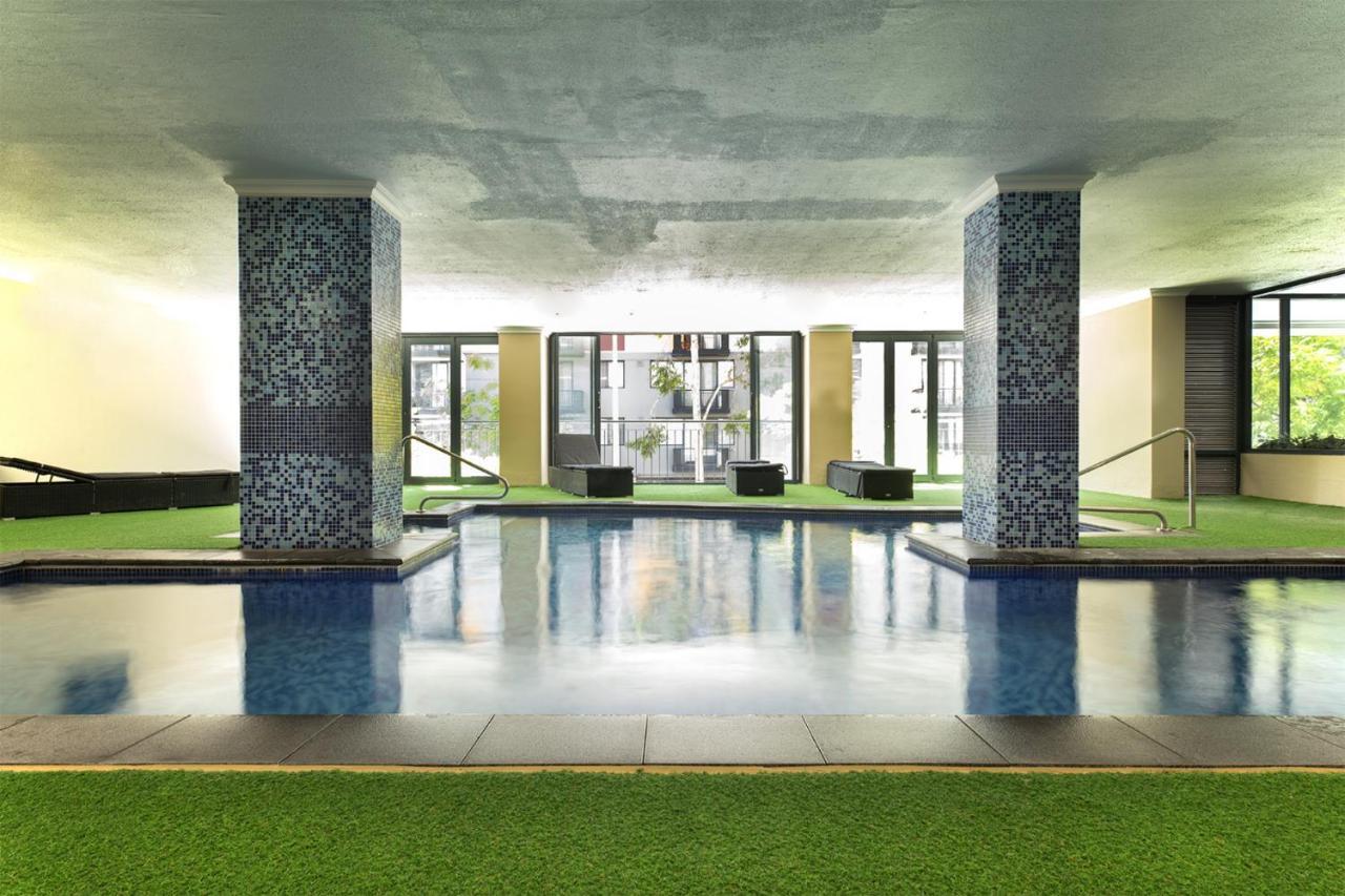 Spacious 2 Bedroom Pool & Gym In