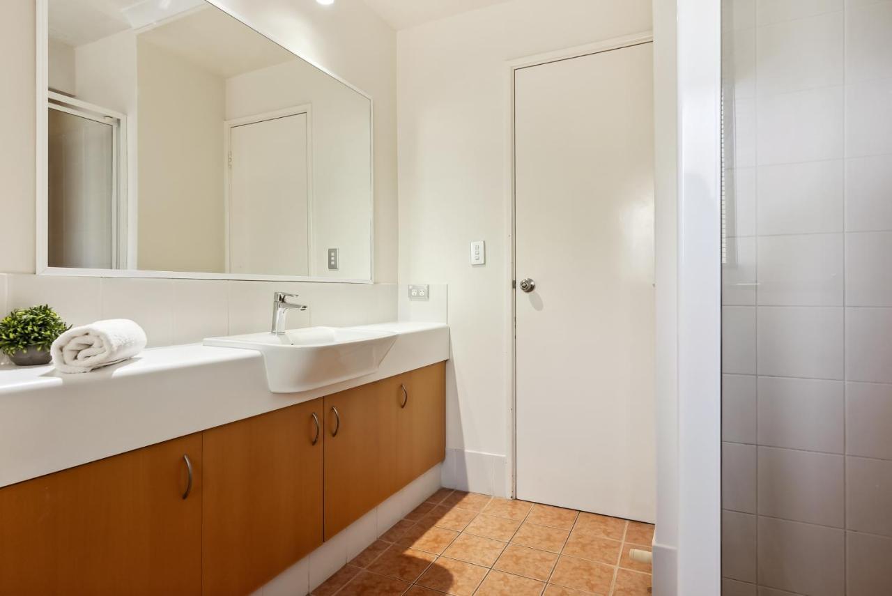 Riverside Elegance 1br 1ba Apartment *