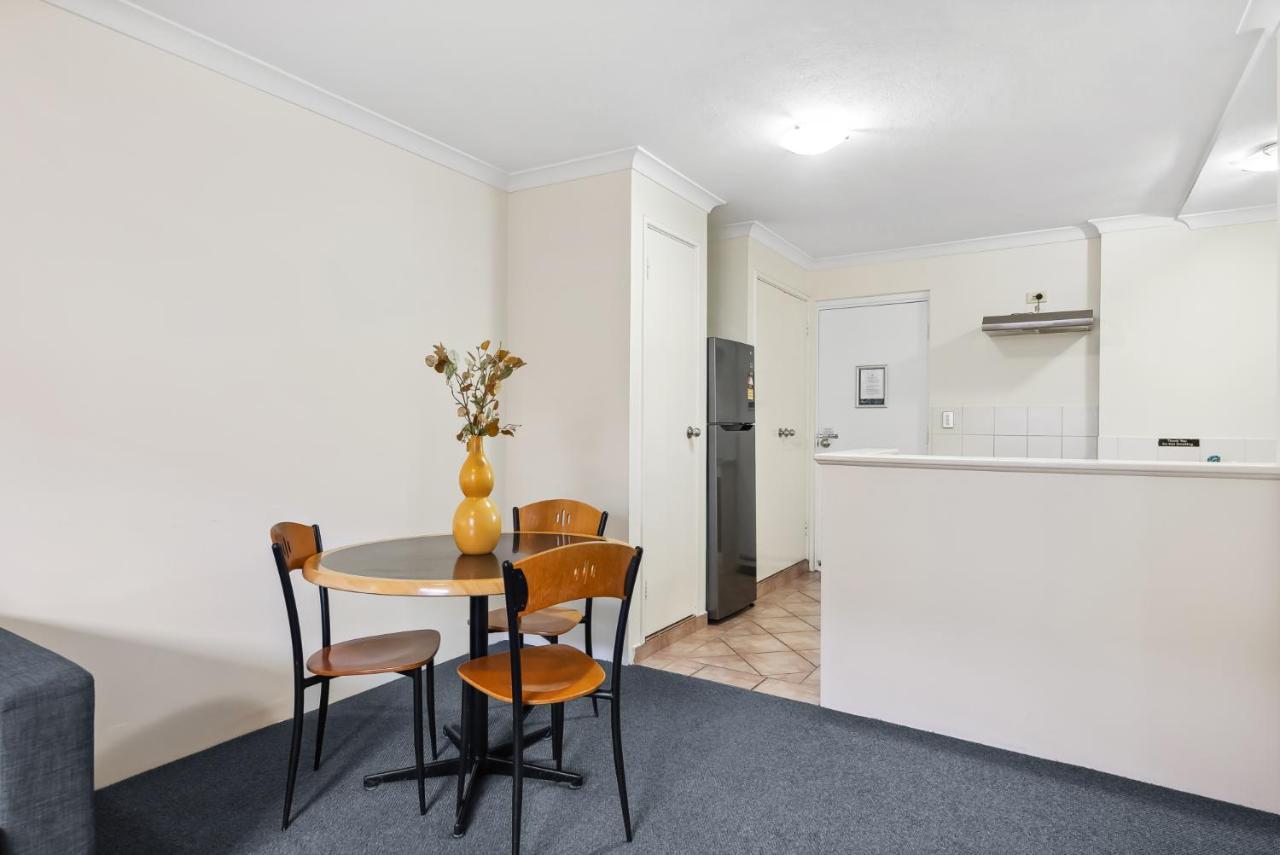 Riverside Elegance 1br 1ba Apartment *