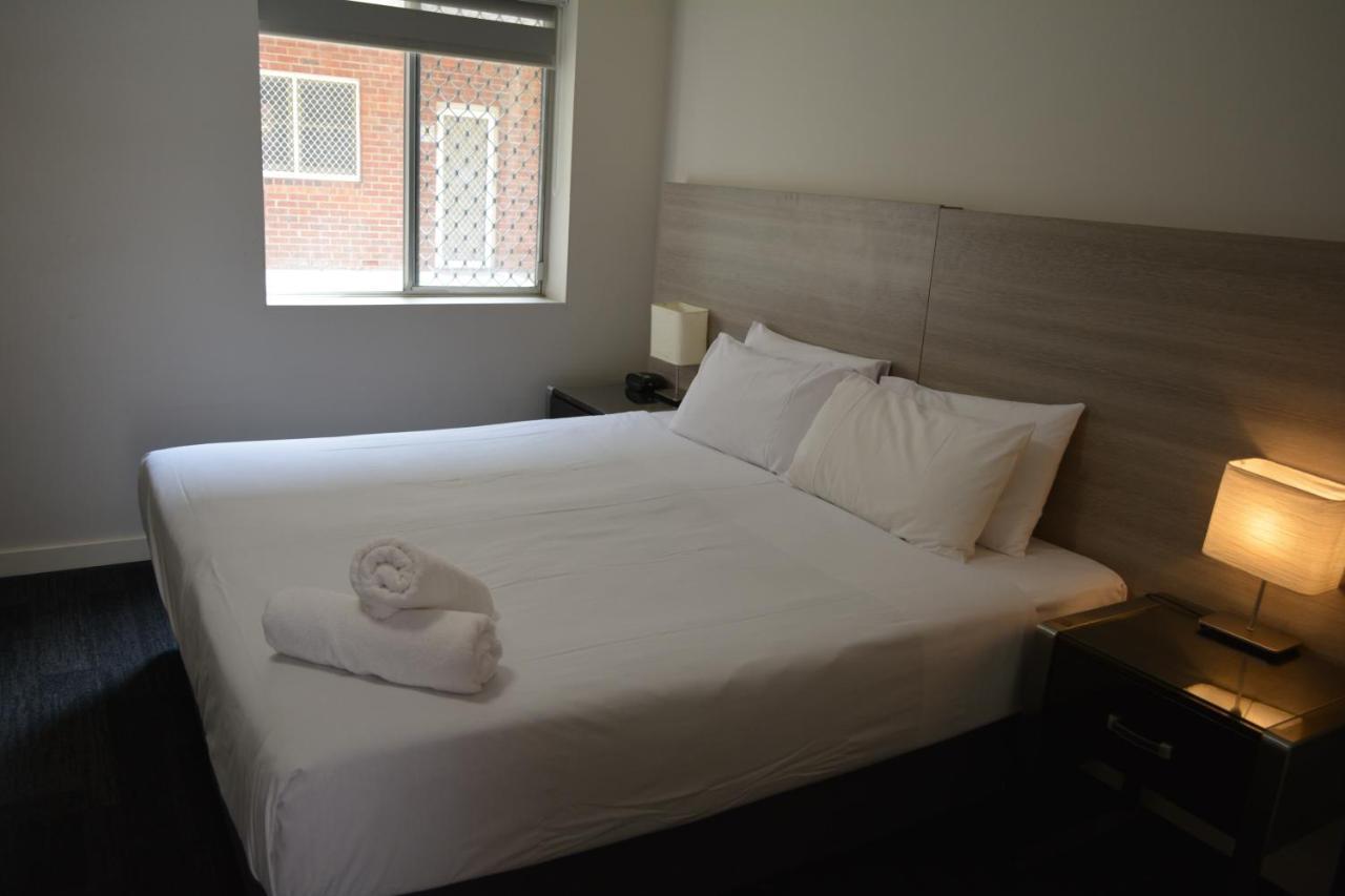Waters motel Perth