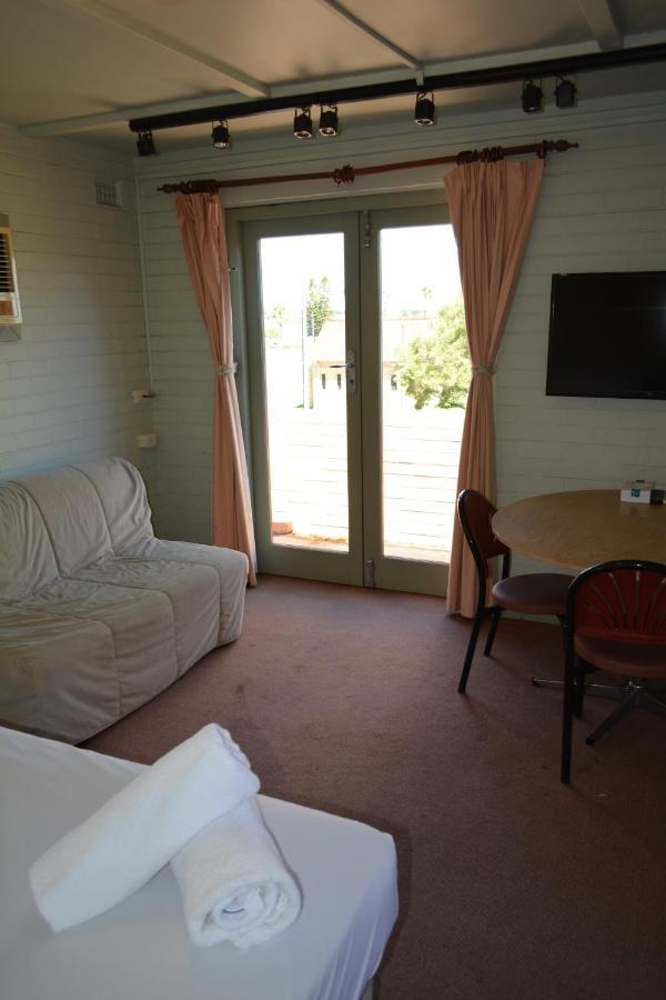 motel Waters 3*