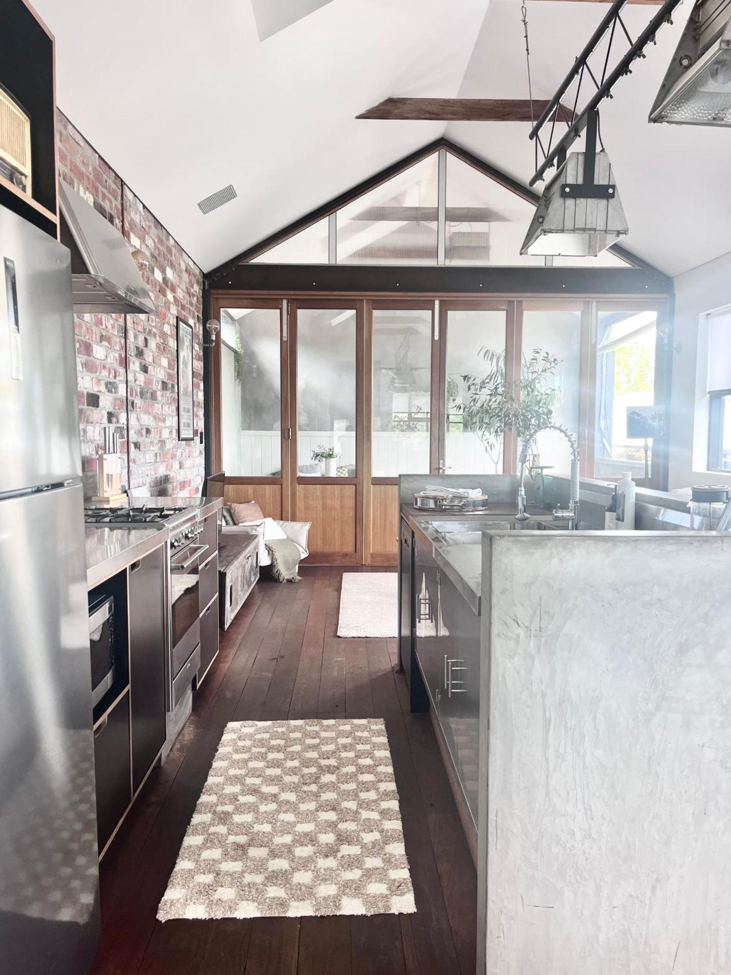 Apartment T H E L O F T - Stunning Private *