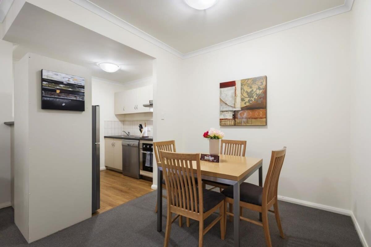 Comfortable In Northbridge Wtih Pool & Wifi Perth