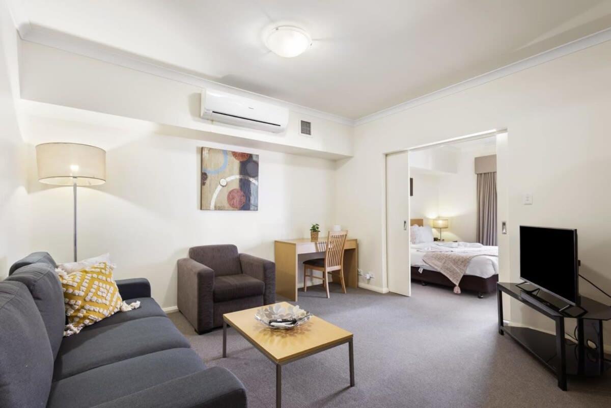 Comfortable In Northbridge Wtih Pool & Wifi