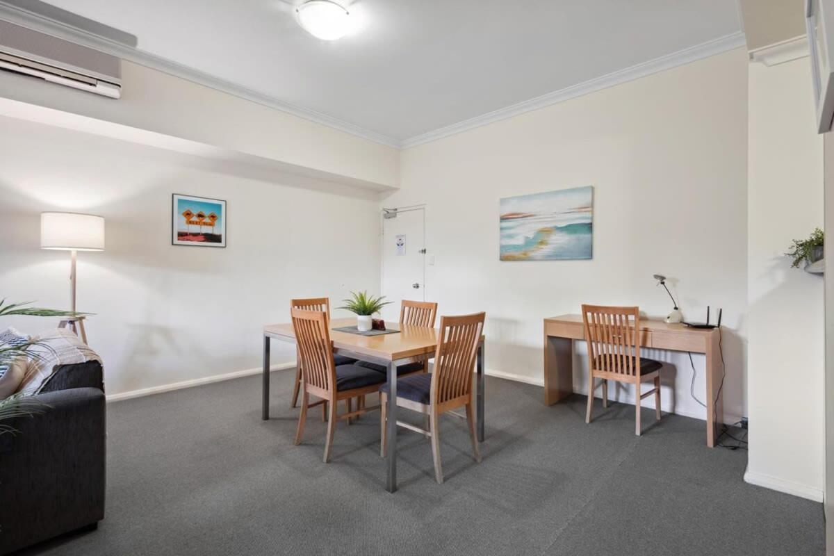 Fabulous In Northbridge With Pool & Wifi Apartment *