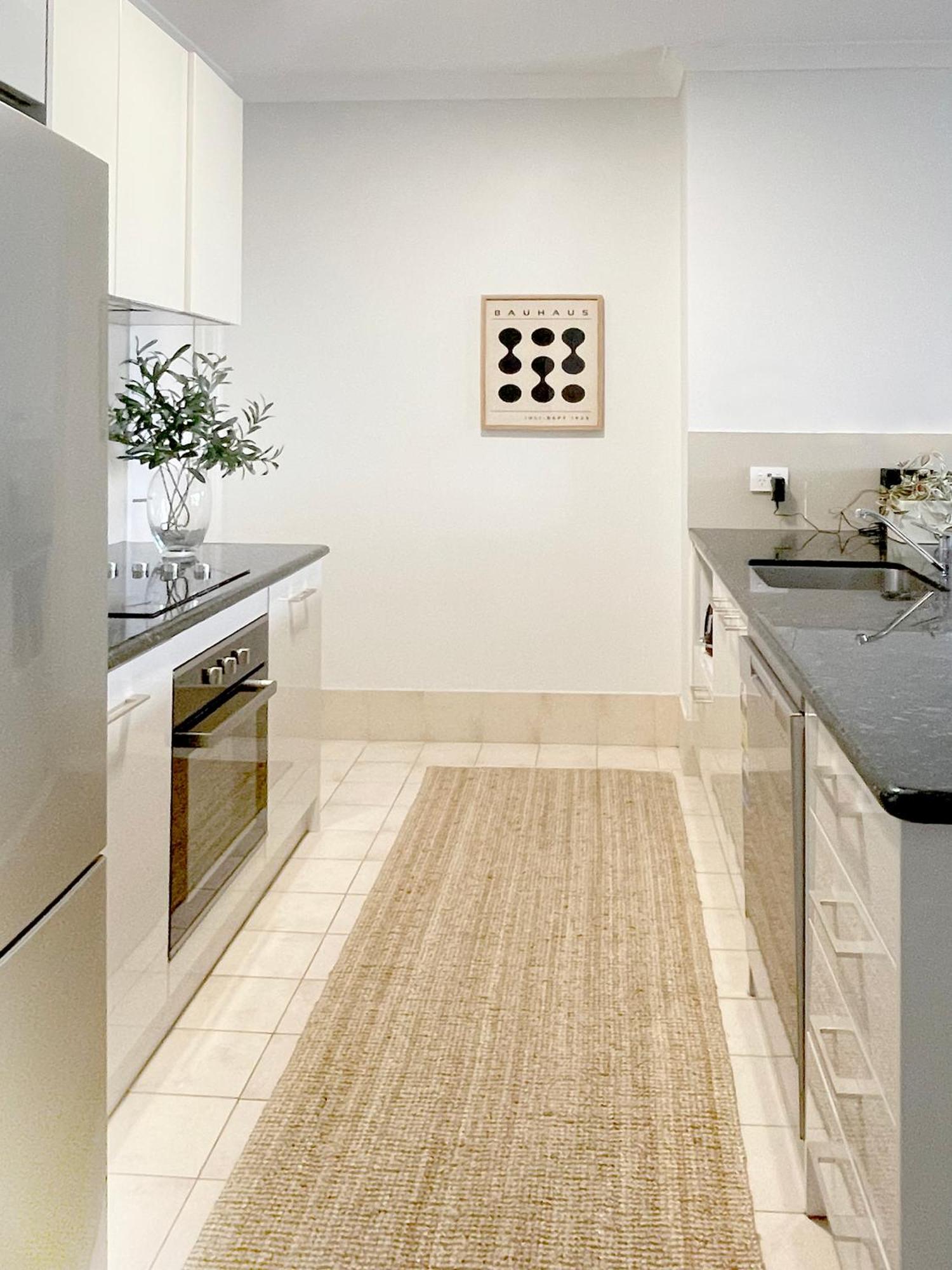Stylish Executive Pad W Parking And Pool Apartment Perth