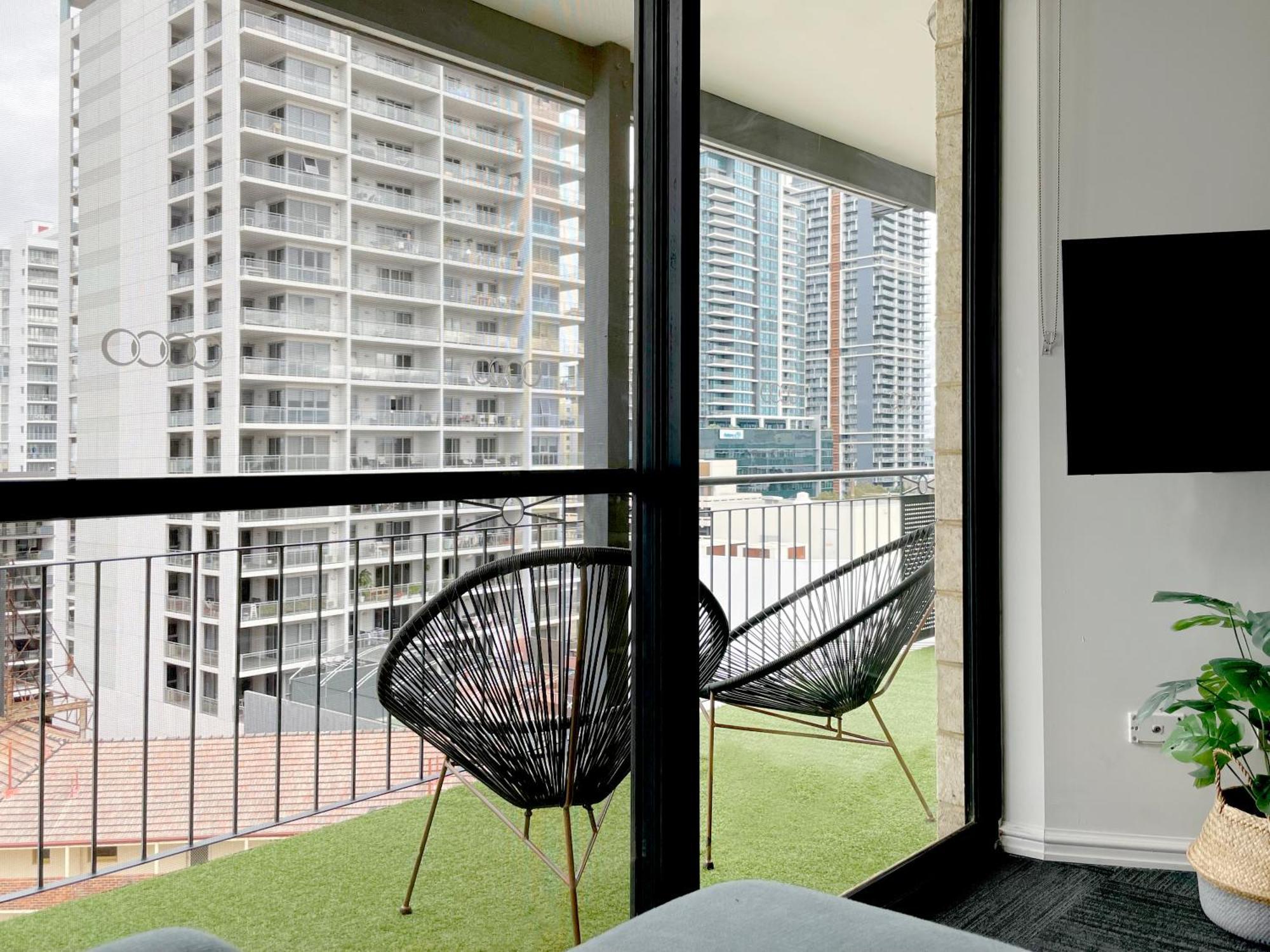 Stylish Executive Pad W Parking And Pool * Perth