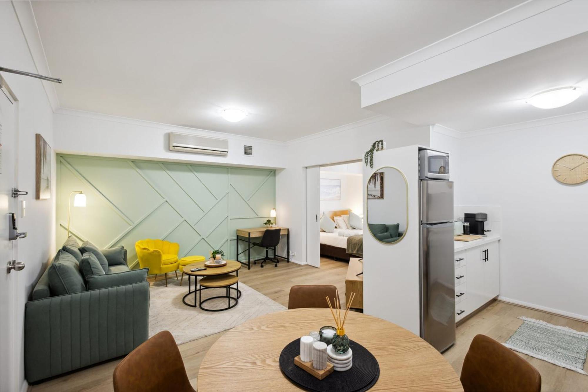 Sleek Northbridge Getaway *