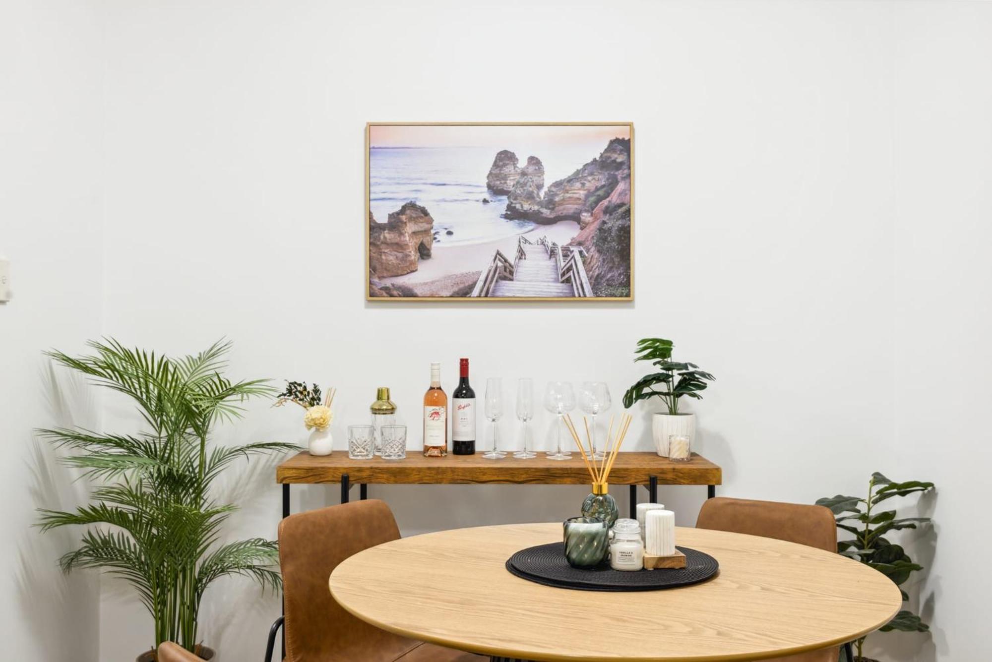 Sleek Northbridge Getaway *