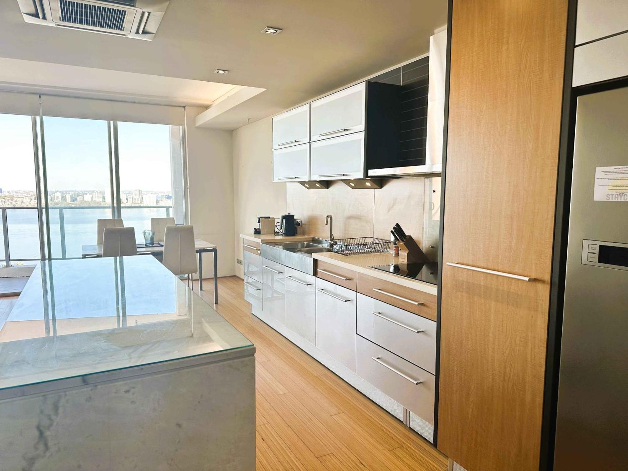 Apartment 114 Incredible Cbd Swanriver Prkg Perth