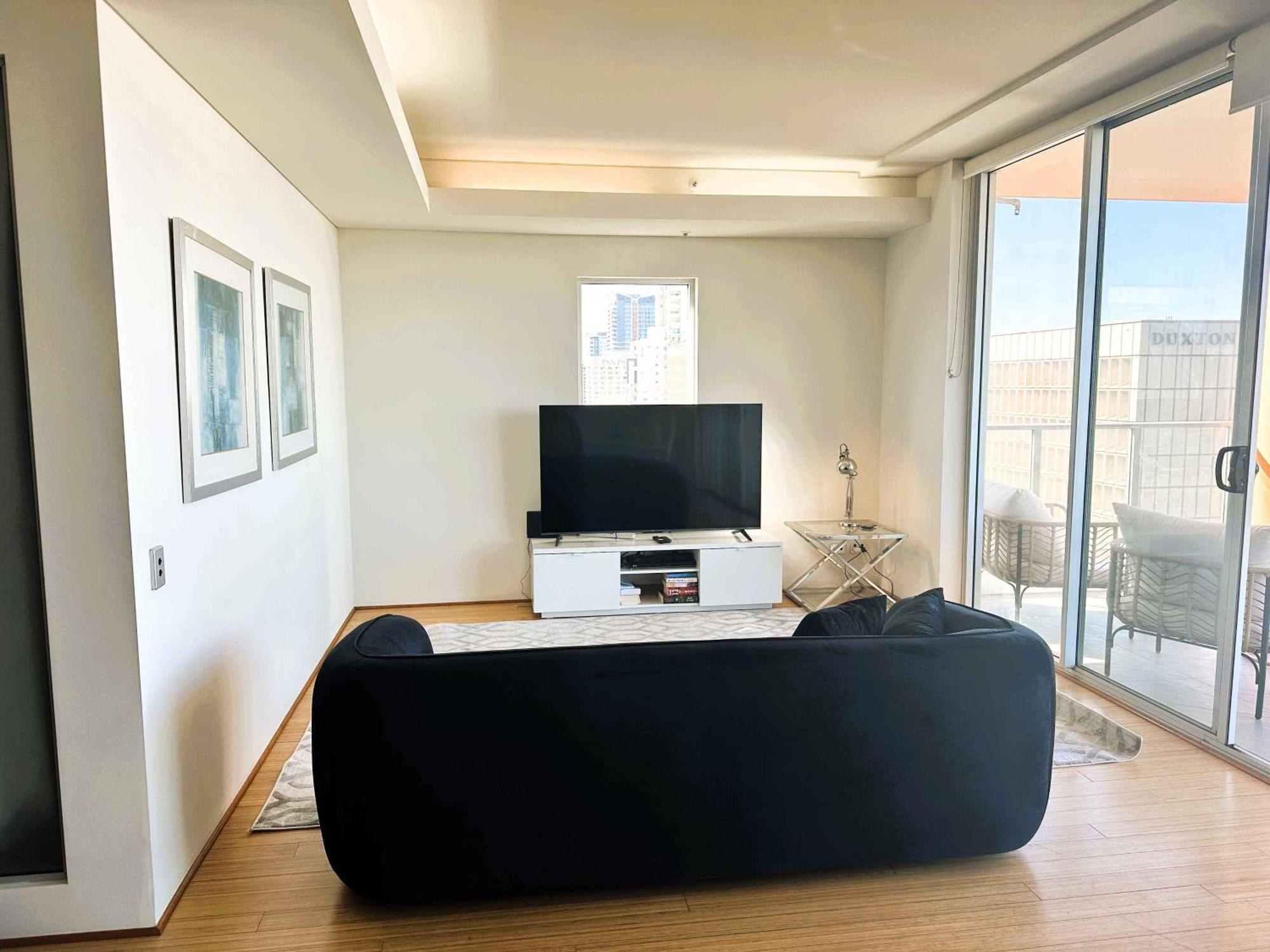 114 Incredible Cbd Swanriver Prkg * Perth