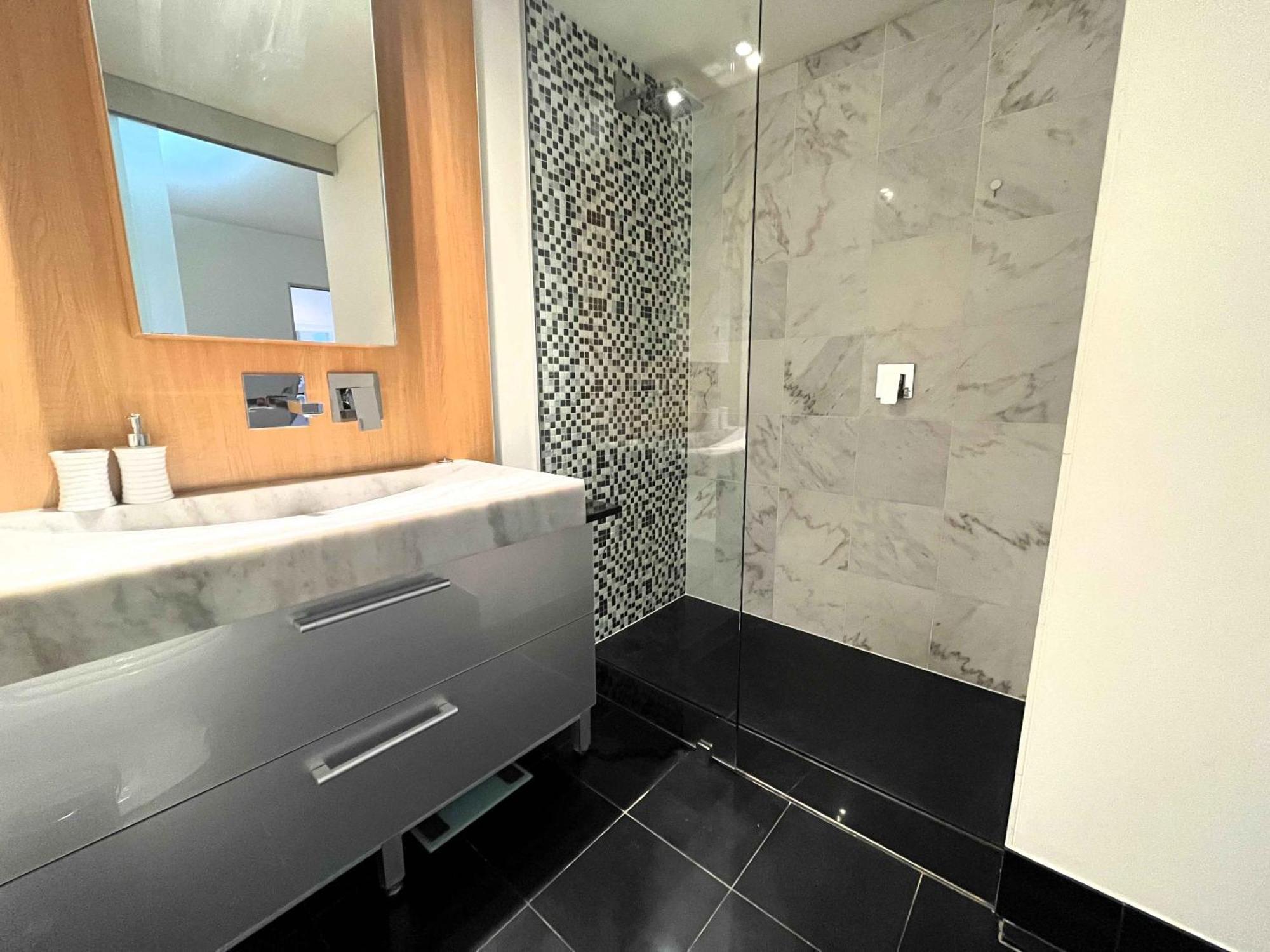 Apartment 114 Incredible Cbd Swanriver Prkg *
