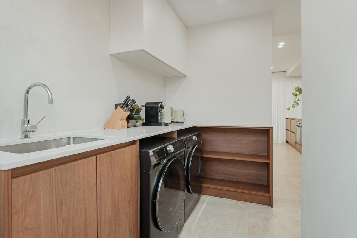 Well Furnished And In A Good Location * Perth