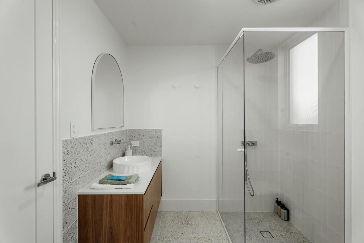 Well Furnished And In A Good Location Apartemen Perth