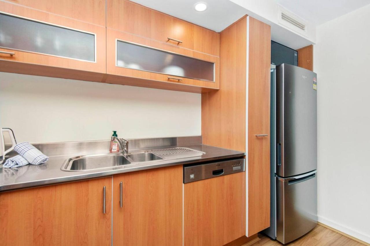 Pangsapuri Contemporary Subi With Amenities Perth