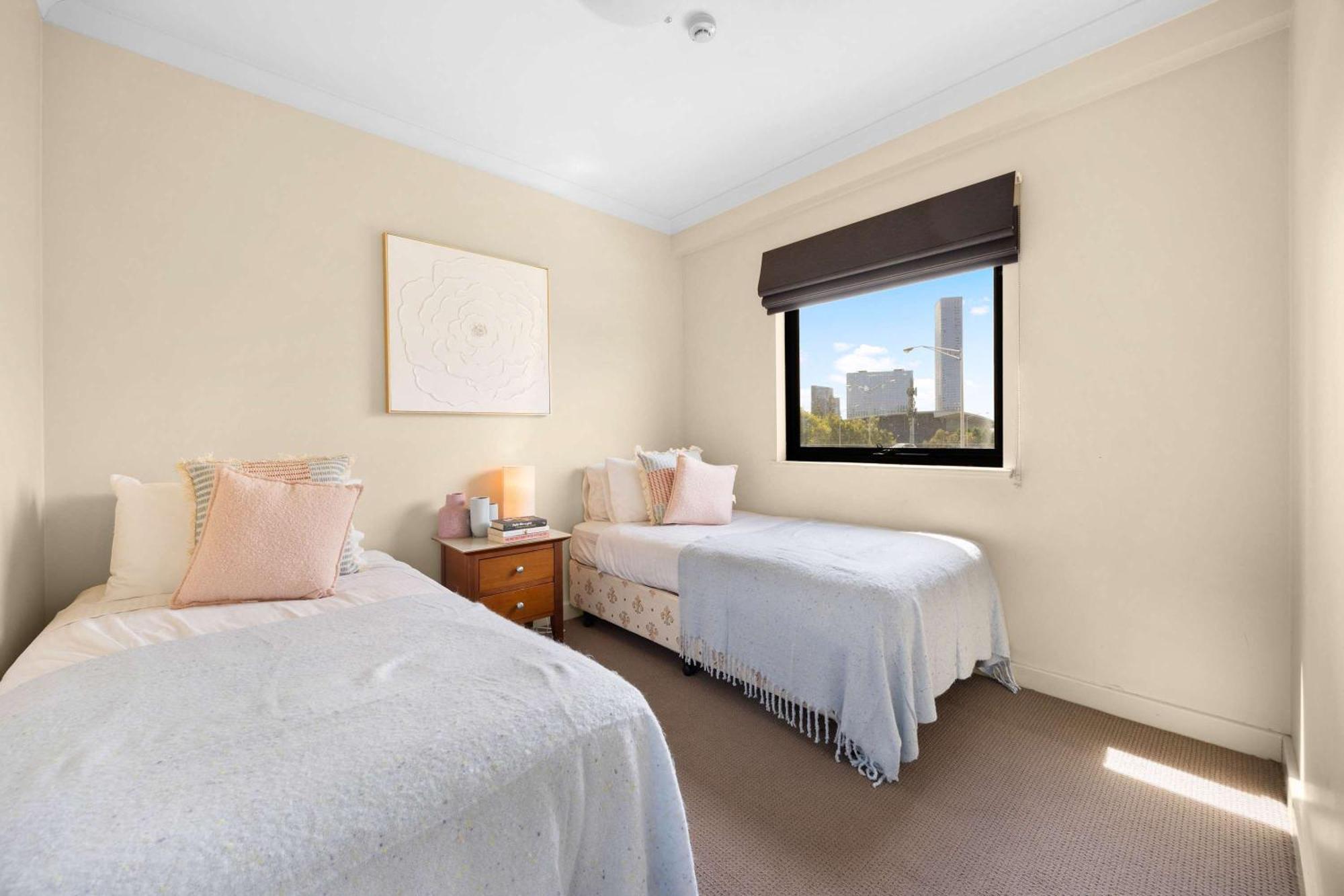 Views & Resort-style Living Pool Tennis & Parking Perth