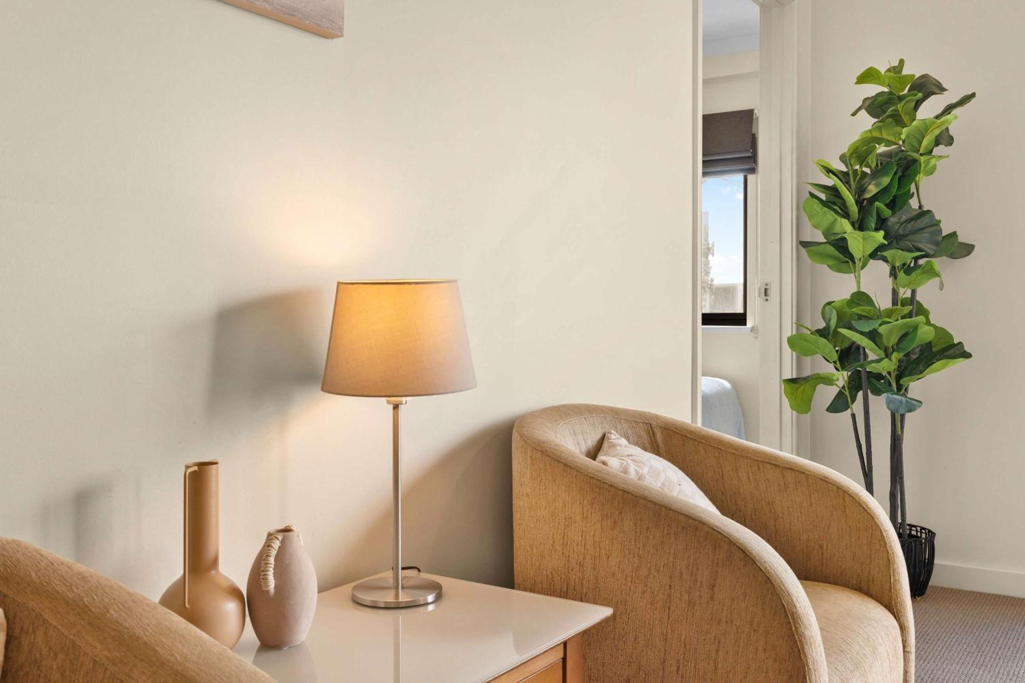 Views & Resort-style Living Pool Tennis & Parking Apartment Perth