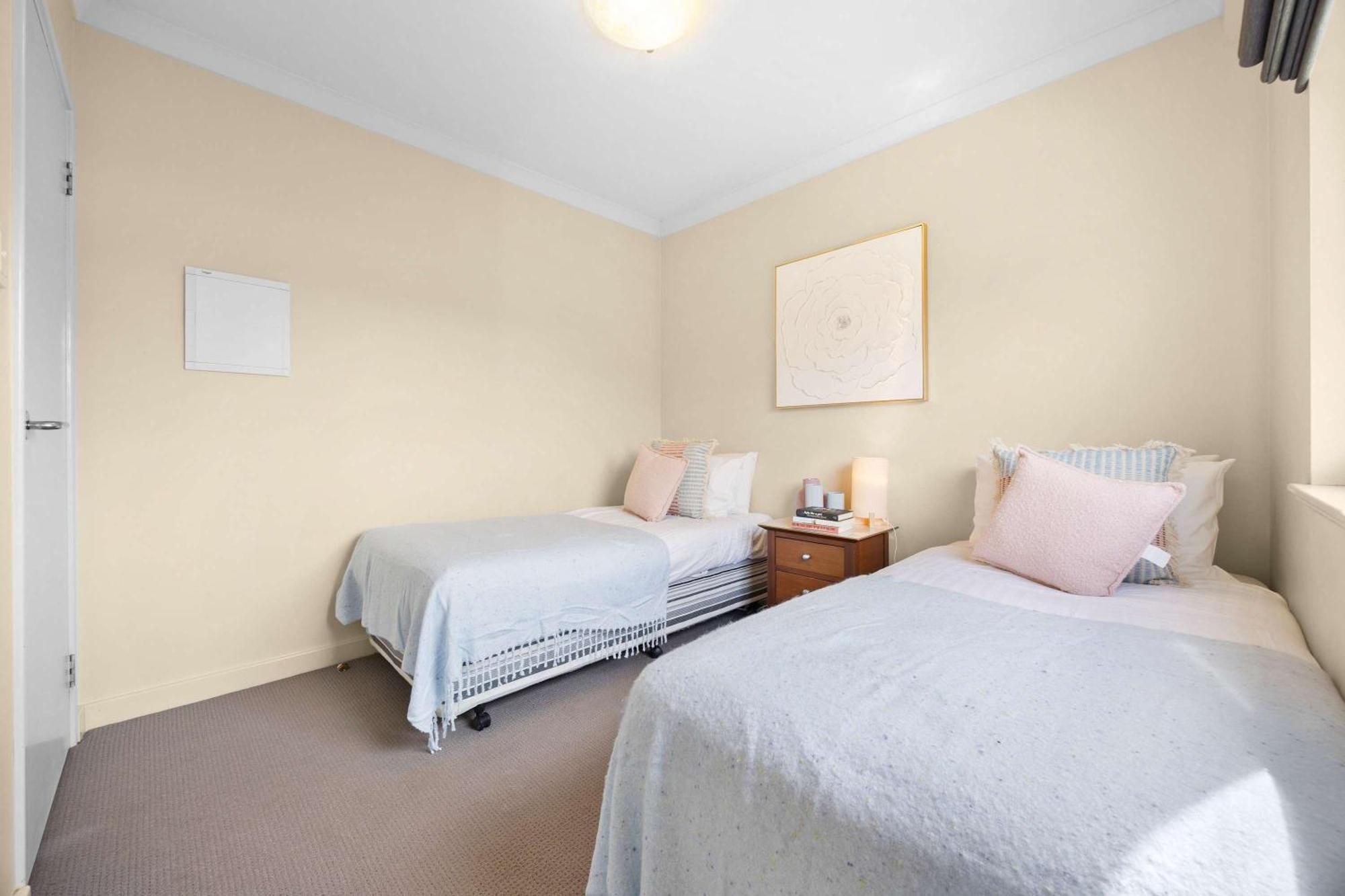 Apartment Views & Resort-style Living Pool Tennis & Parking Perth