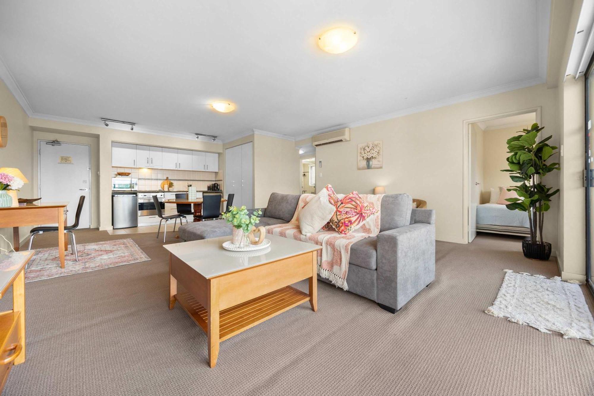 Views & Resort-style Living Pool Tennis & Parking * Perth