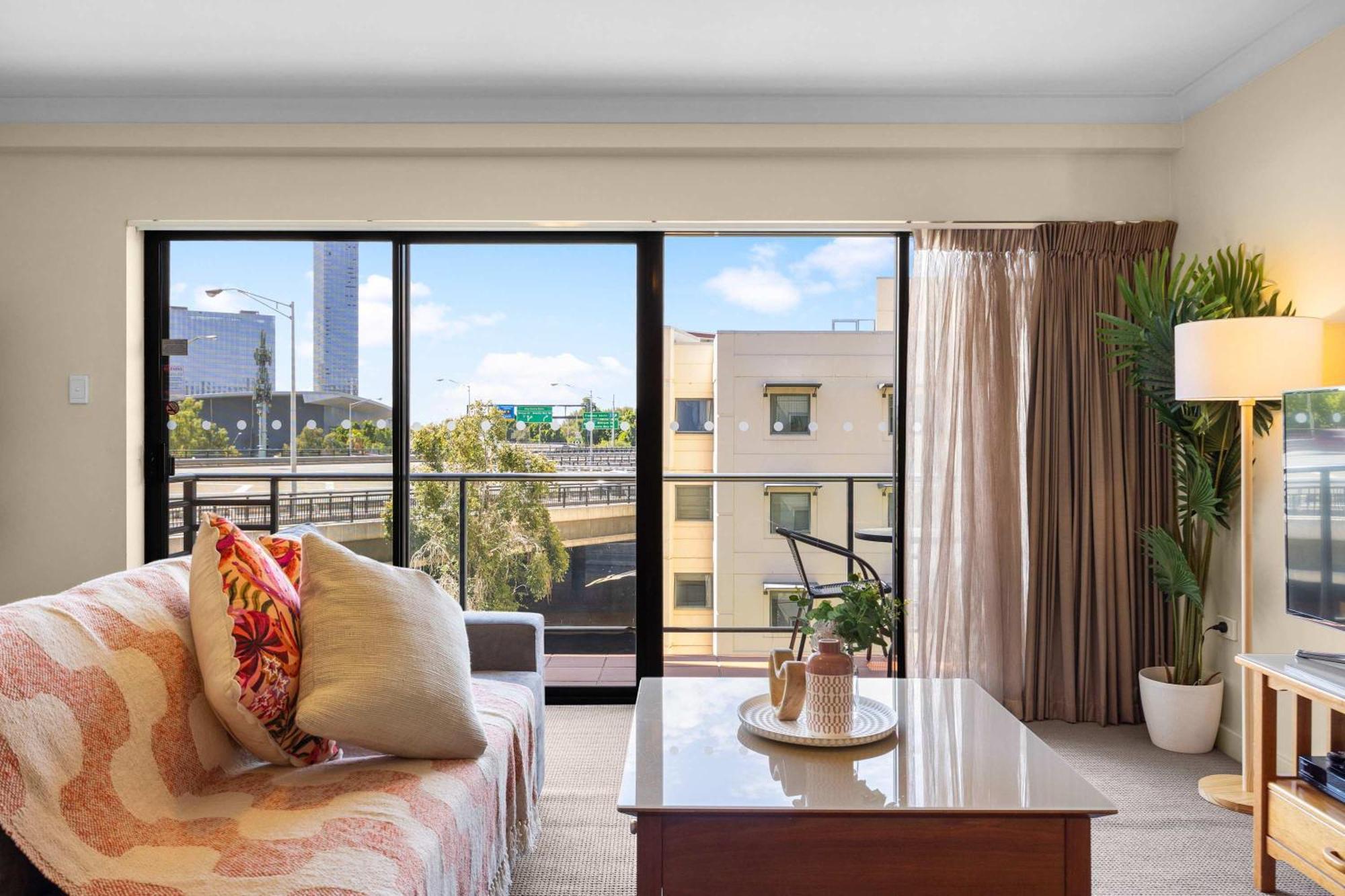 Views & Resort-style Living Pool Tennis & Parking Perth