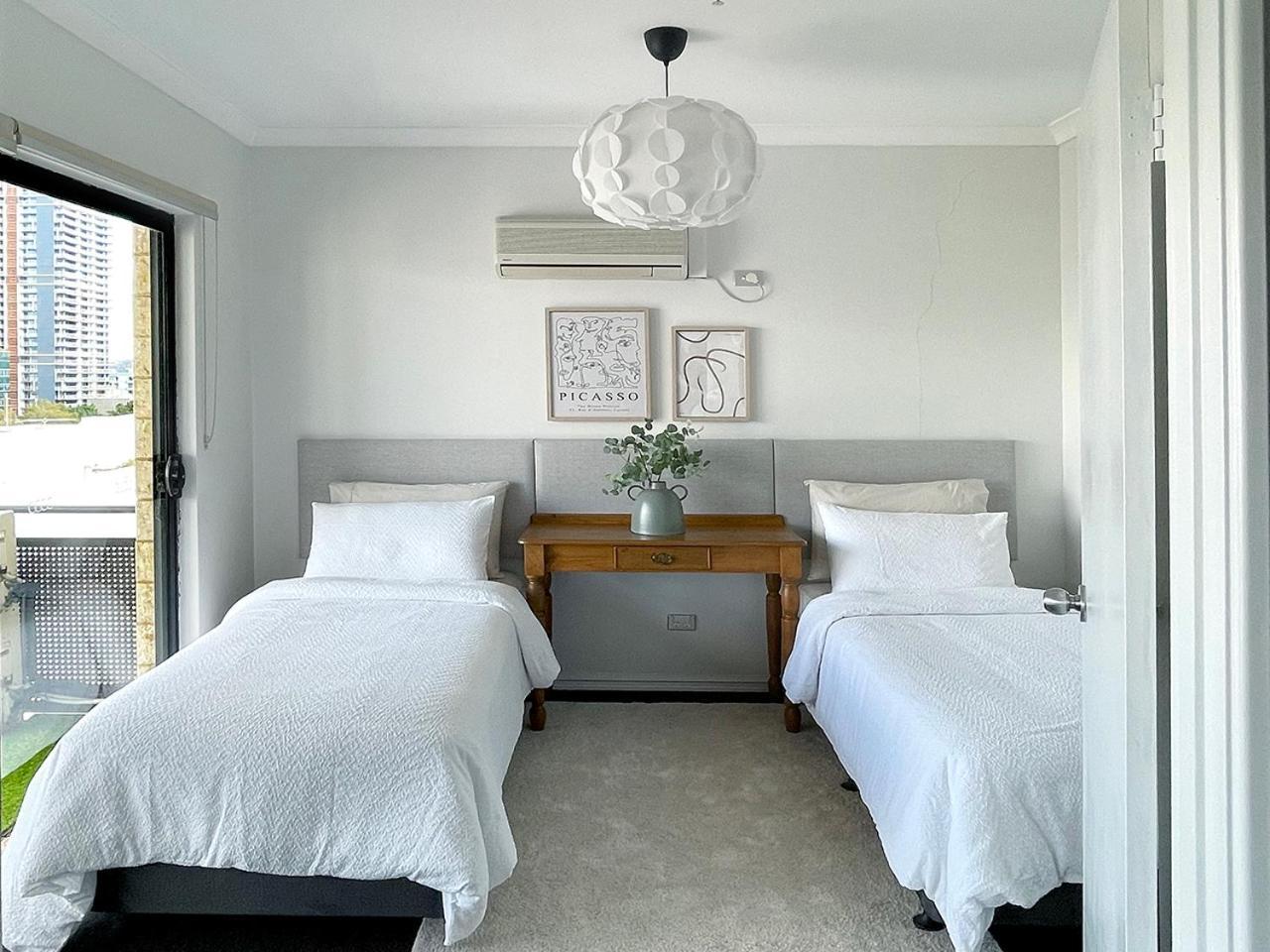 Apartment Stylish Executive Pad W Parking And Pool Perth