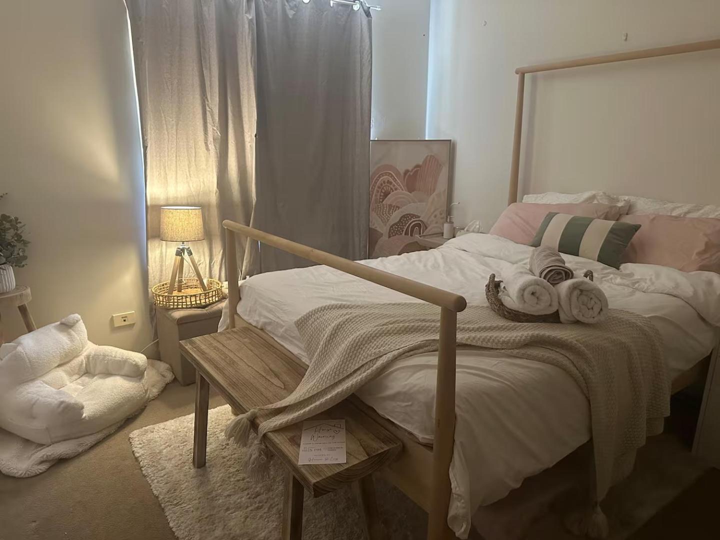 Master With Private Bathroom Homestay *