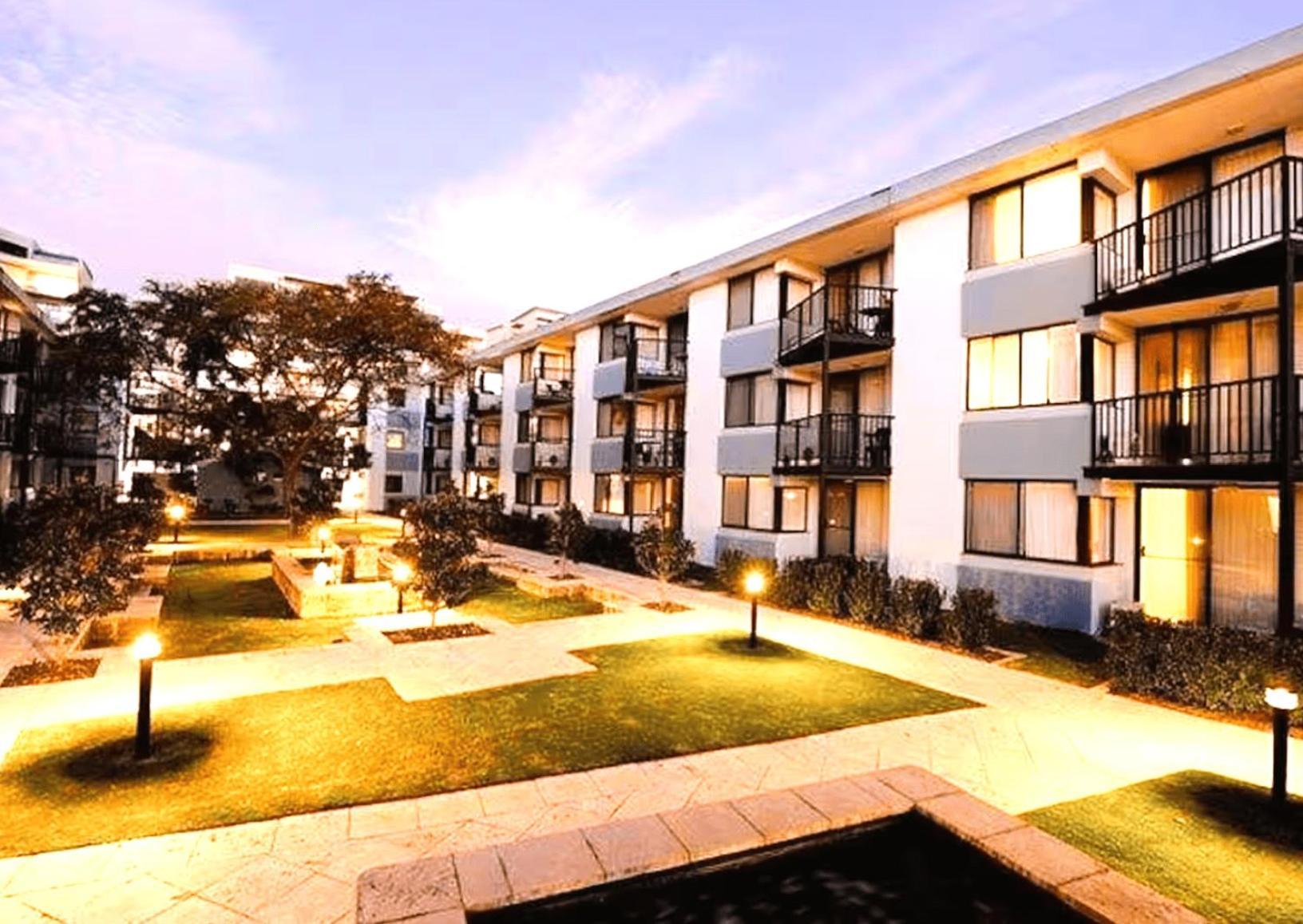 Apartment 206 South Secret Sanctuary1br-prkg *