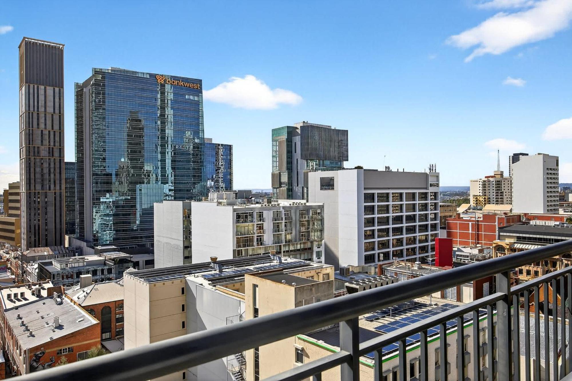 Stylish Cbd 2br With Balcony & Wi-fi