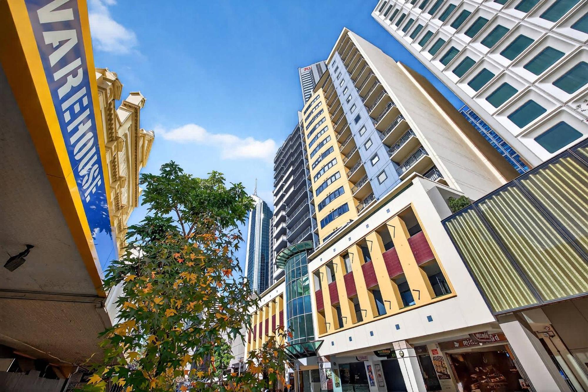 Apartment Stylish Cbd 2br With Balcony & Wi-fi