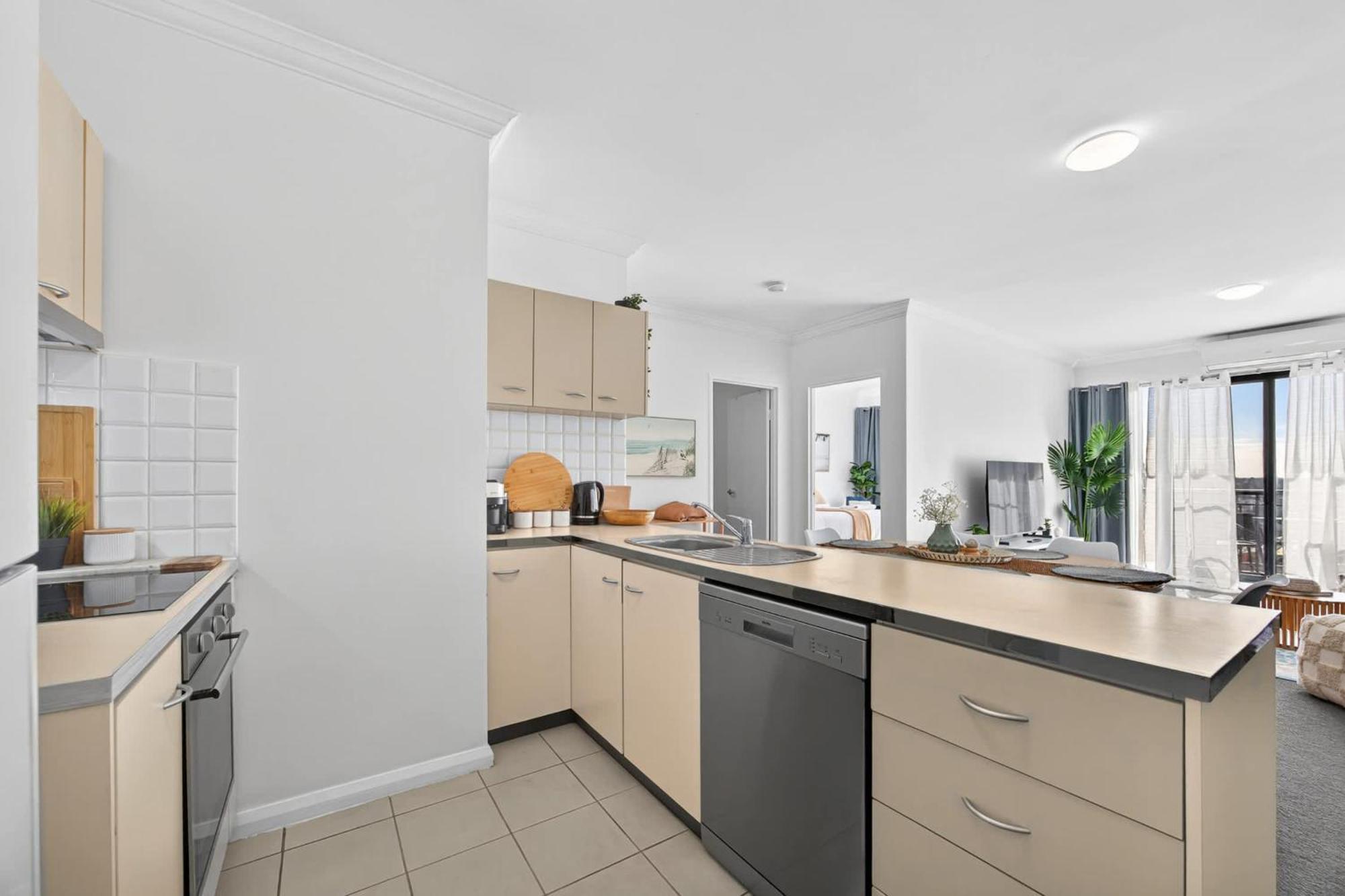Stylish Cbd 2br With Balcony & Wi-fi * Perth