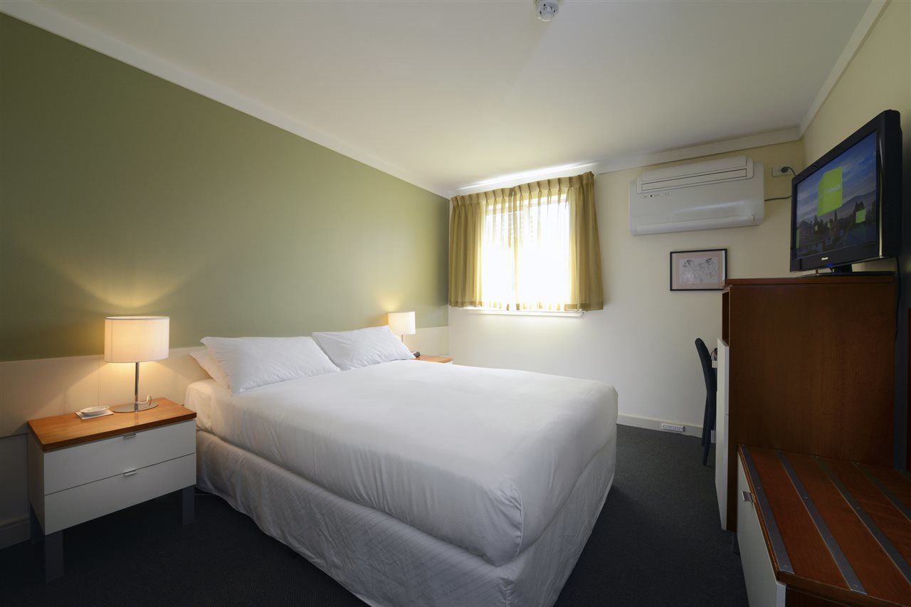 Sullivans Hotel