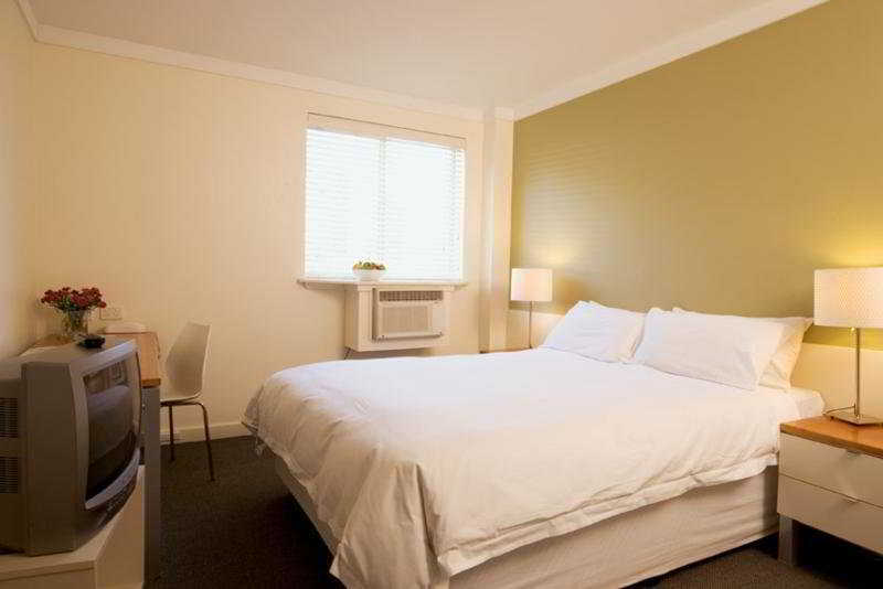 Hotel Sullivans 4*