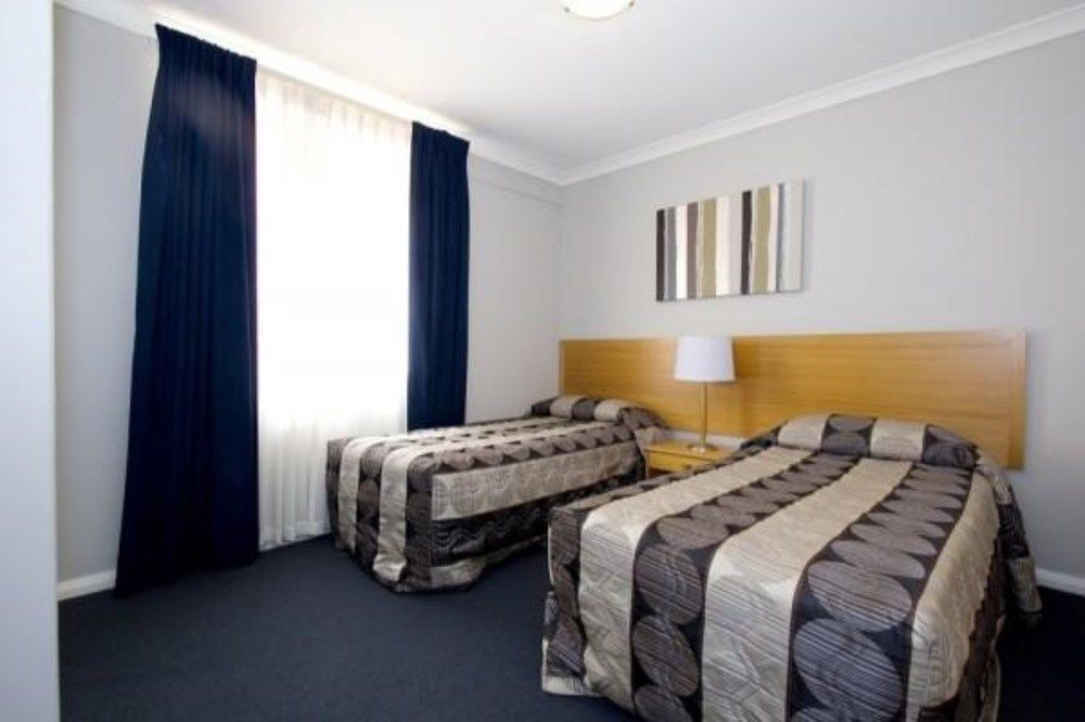 Hillarys Harbour Aparthotel 4*