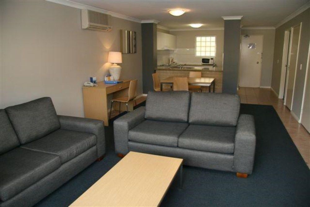 Aparthotel Hillarys Harbour 4*