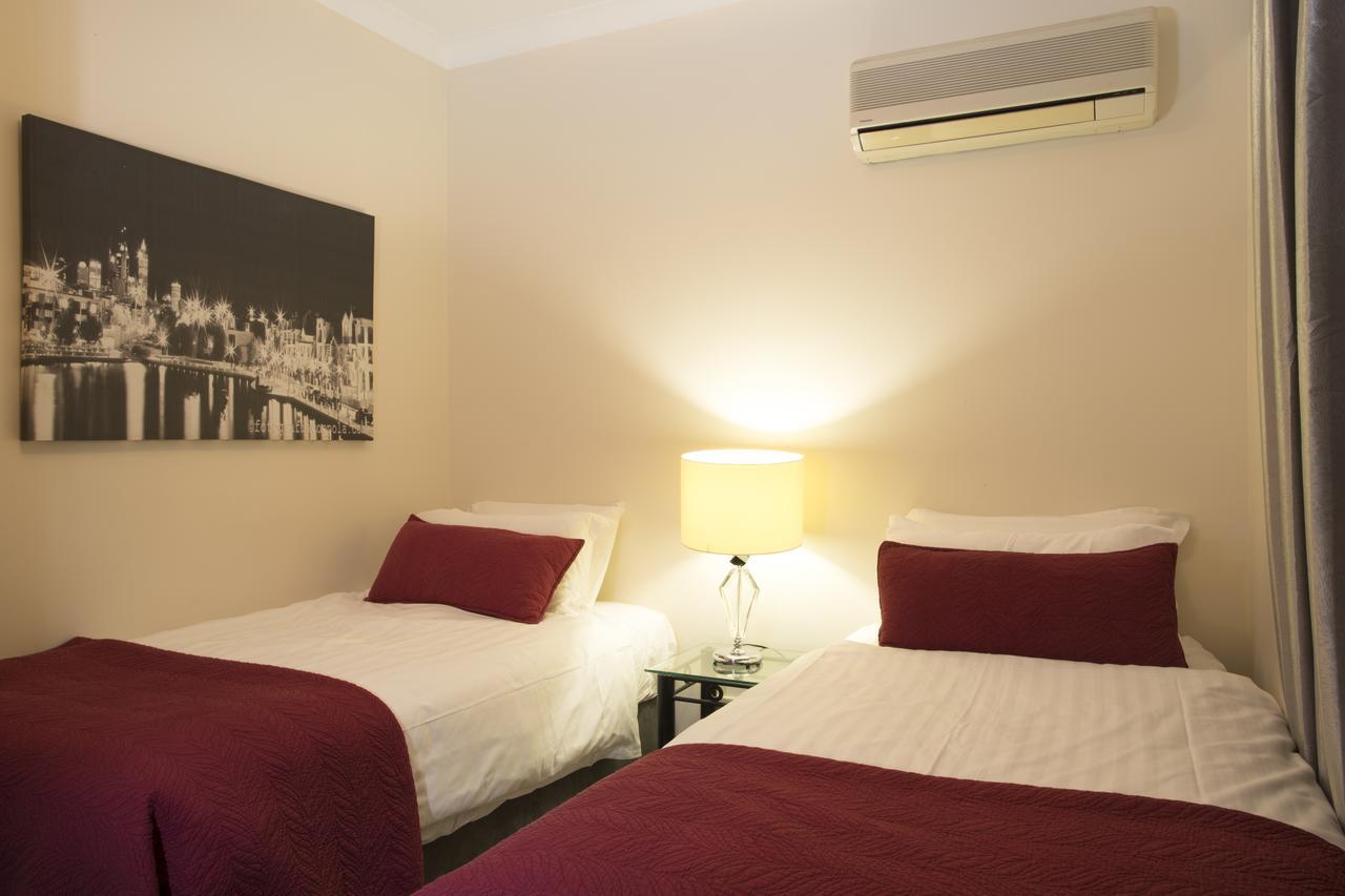 Regal 4*