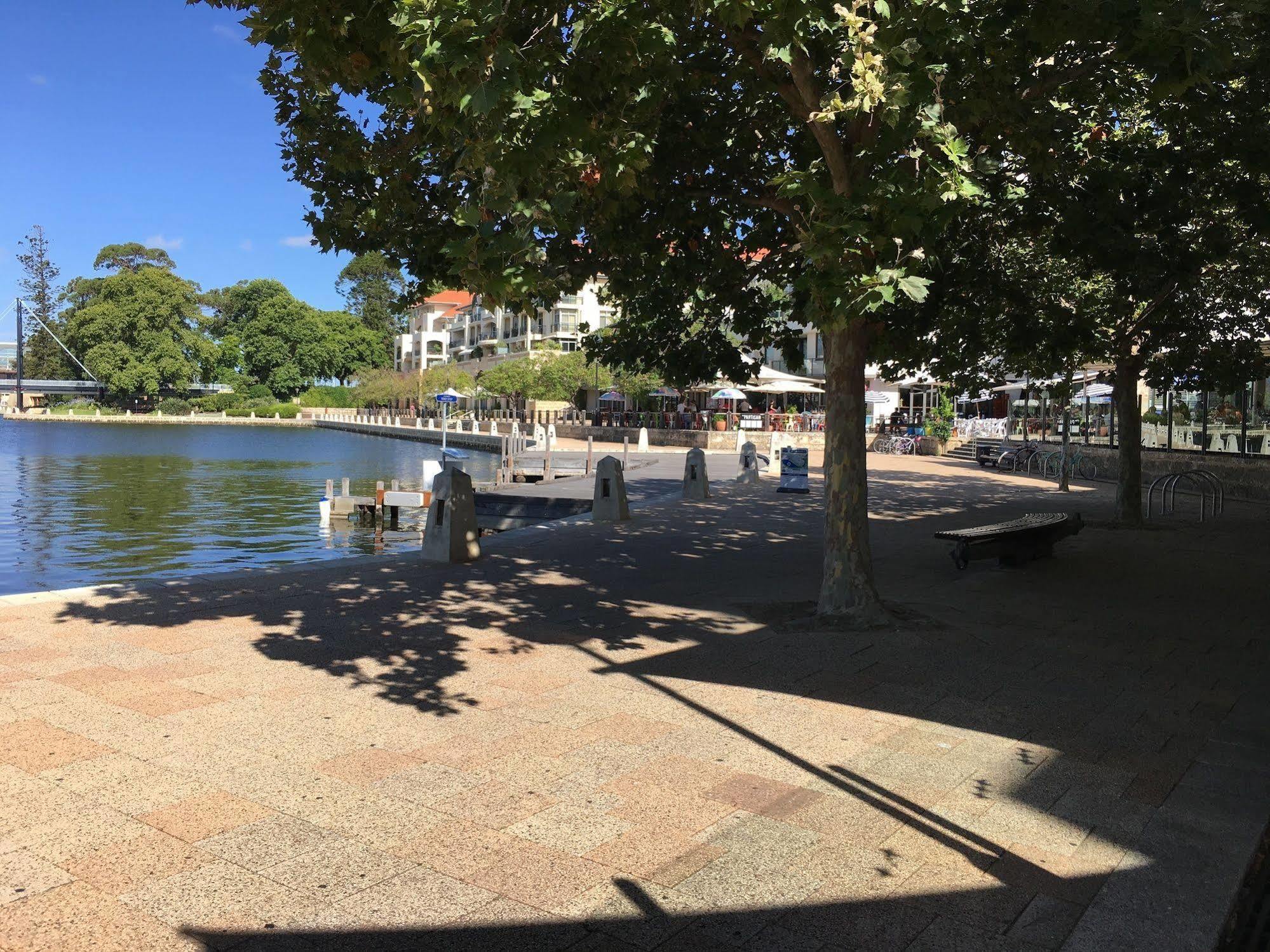 Regal Aparthotel Perth