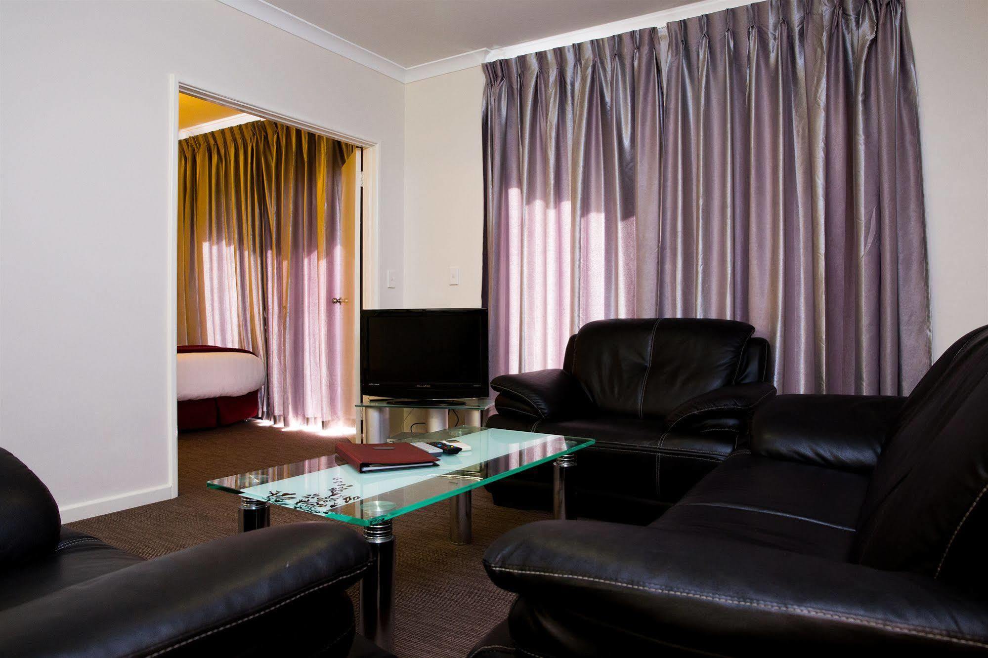 Regal 4*