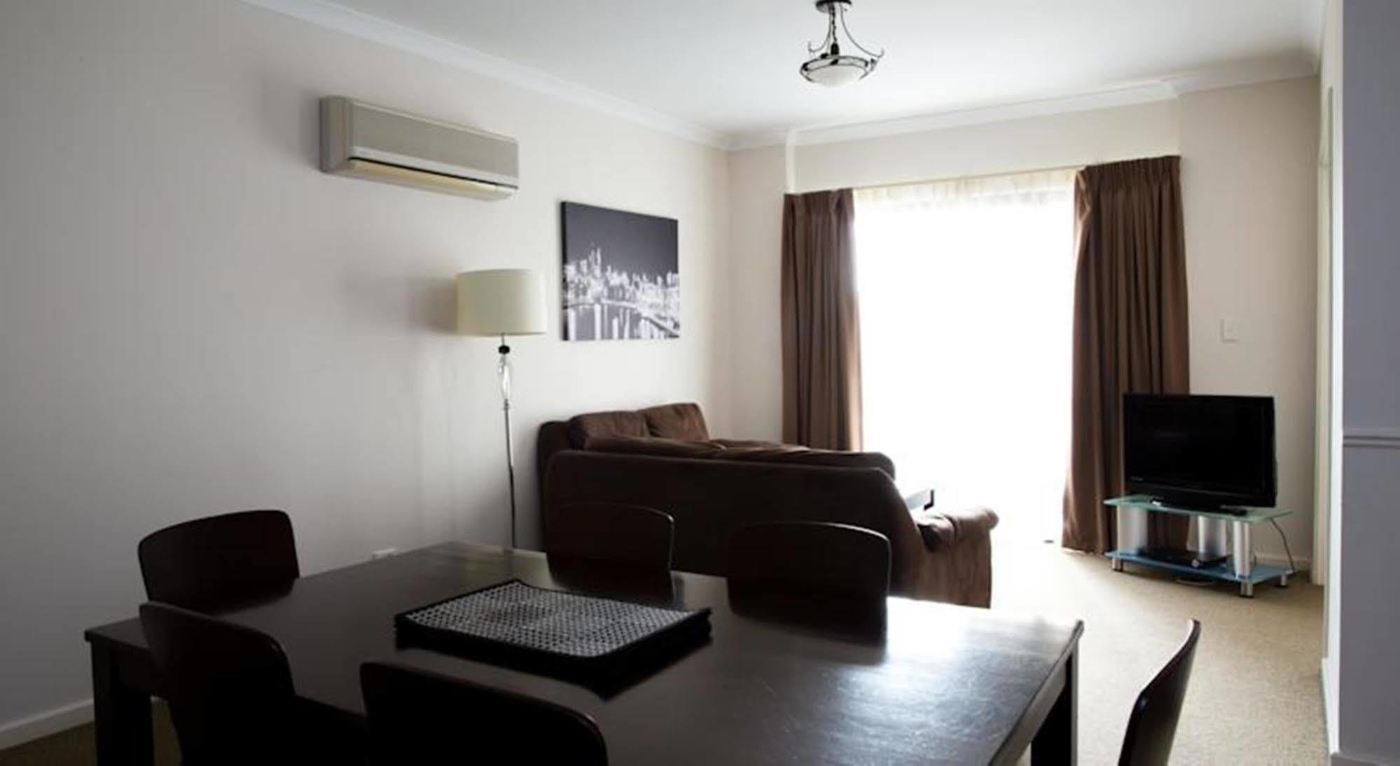 Regal 4*