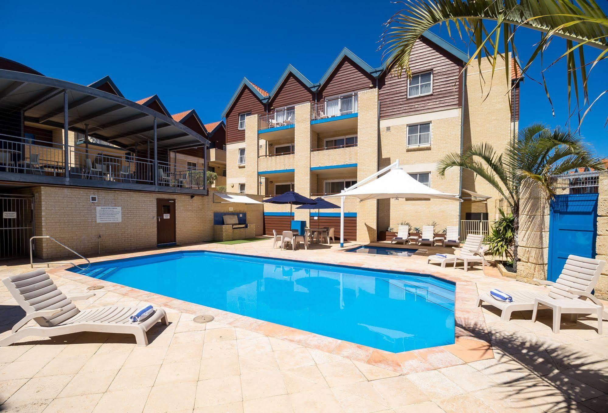 Hillarys Harbour Aparthotel